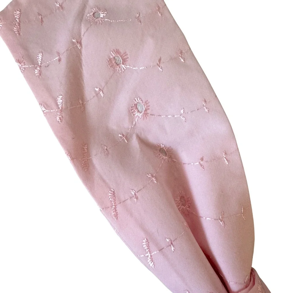 The Bow Next Door Pink Eyelet Basket Bow Floral Embroidery Decor Accessory‎ 20x4